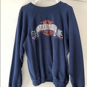Comfy oversized crewneck!